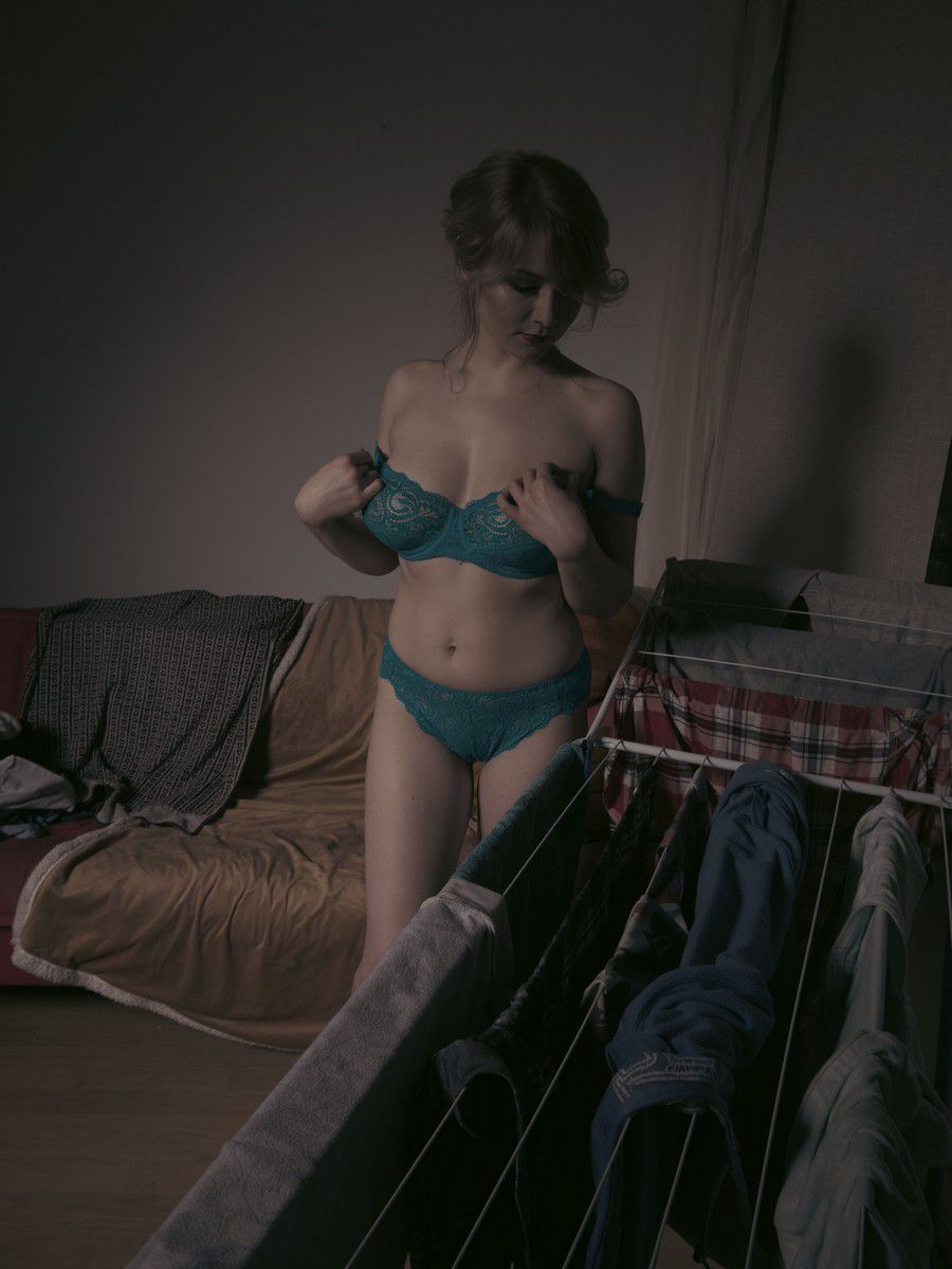 Валя проститутка из интим салона Москвы у метро Борисово салон проституток рядом